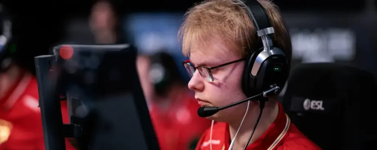 Jimpphat deixa Mouz após 1503 dias