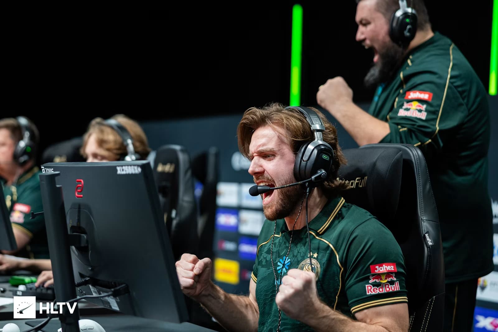 Falcons 战胜 NAVI 确保 ESL Pro League 季后赛名额
