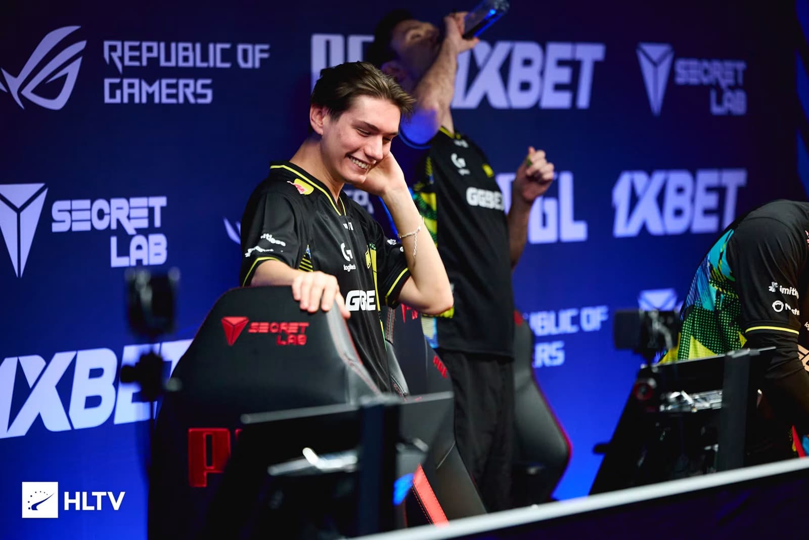 NAVI eliminate world No. 1 Spirit to secure Bucharest's final playoff place