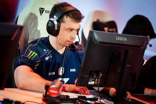 daze говорит Navi решили проблемы после сложного предыдущего сезона