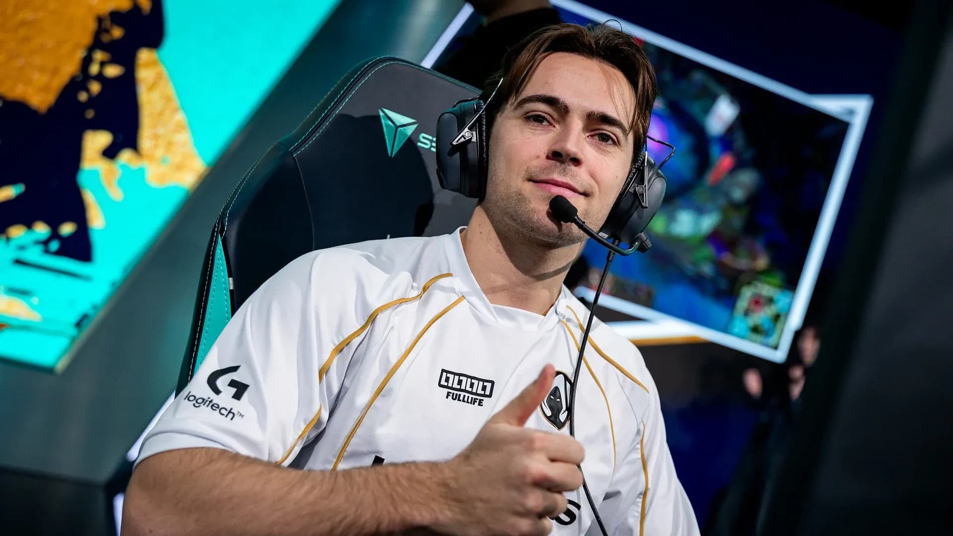 Stend nghỉ hưu khỏi chuyên nghiệp League of Legends