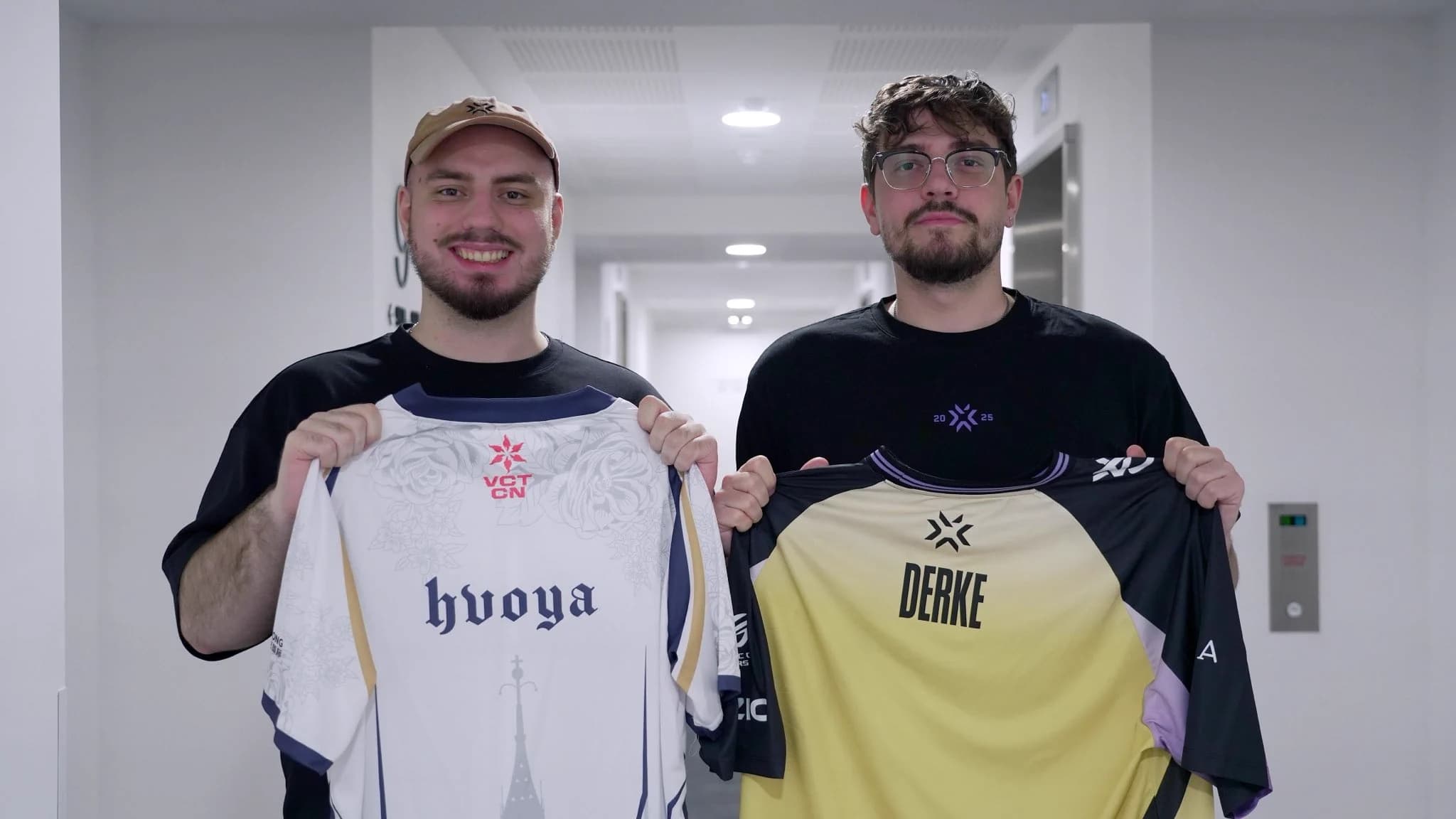 Xi Lai Gaming은 수석 코치 hvoya 가 제안을 탐색할 수 있도록 허용했습니다.