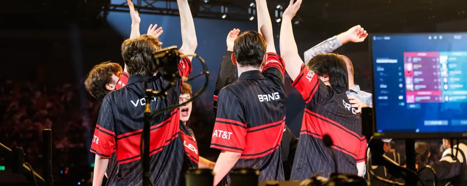 Vitality และ 100 Thieves ได้รับตำแหน่งในรอบเพลย์ออฟ Champions Shanghai